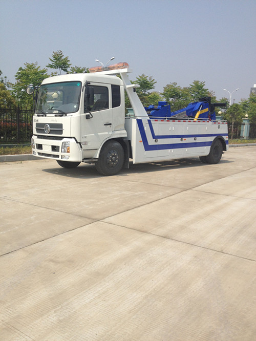 東風(fēng)天錦拖吊聯(lián)體清障車