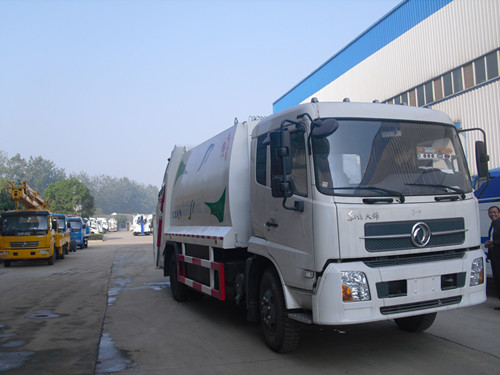 12方東風(fēng)天錦壓縮垃圾車