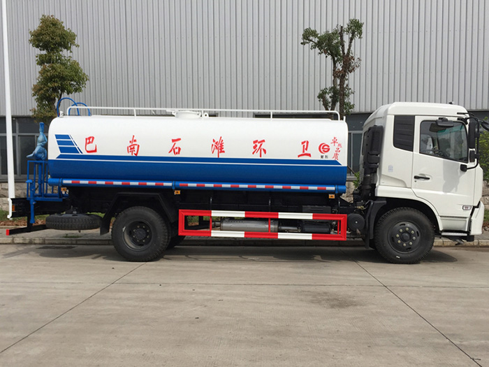 東風(fēng)天錦灑水車