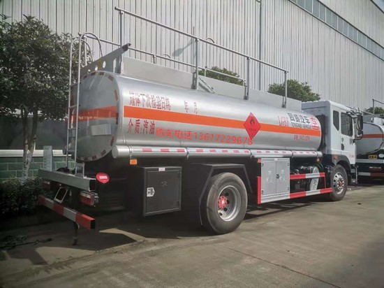 東風(fēng)12噸油罐車（國(guó)六）