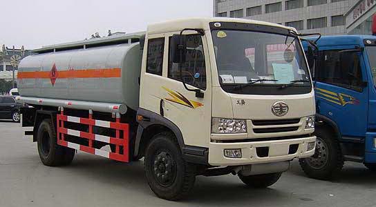 解放單橋化工液體運(yùn)輸車